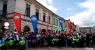 Kolarze Tour de Pologne pożegnali Nowy Sącz! Start z nowosądeckiego Rynku w kierunku Rzeszowa - zdjęcie 3