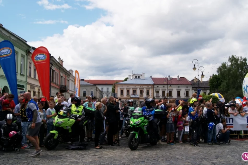 Kolarze Tour de Pologne pożegnali Nowy Sącz! Wystartowali z Rynku - zdjęcie 6