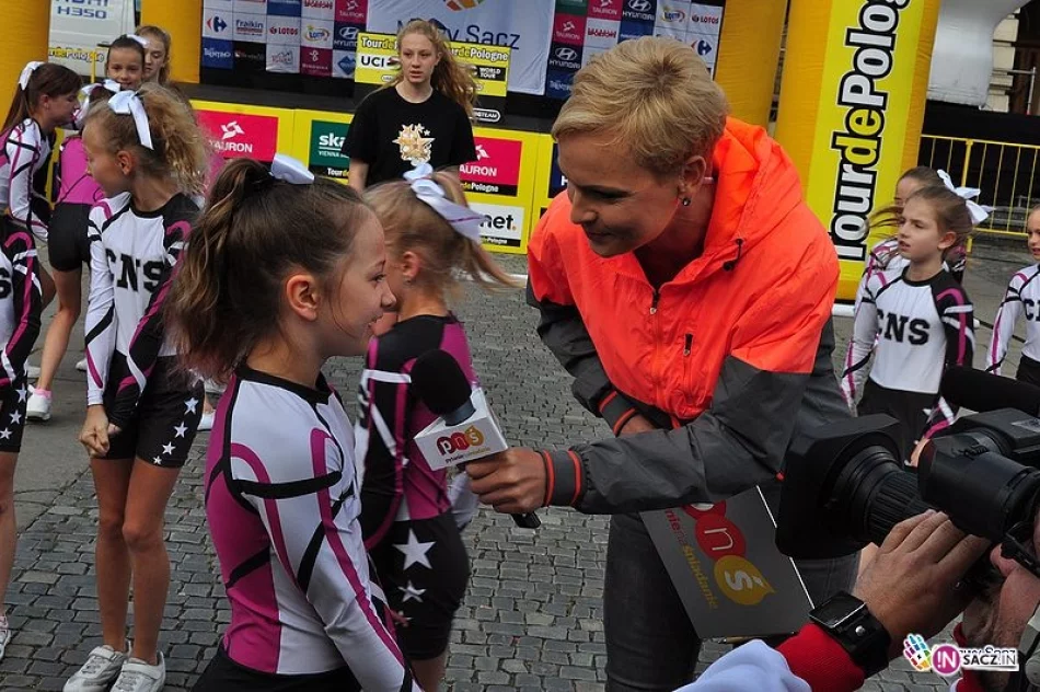 Kolarze Tour de Pologne pożegnali Nowy Sącz! Wystartowali z Rynku - zdjęcie 17