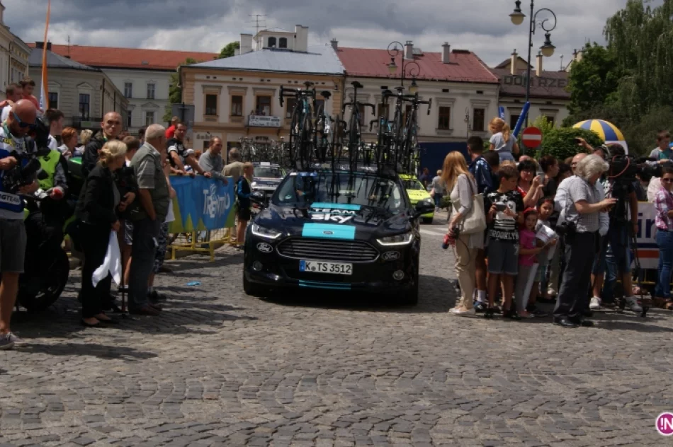 Kolarze Tour de Pologne pożegnali Nowy Sącz! Wystartowali z Rynku - zdjęcie 18