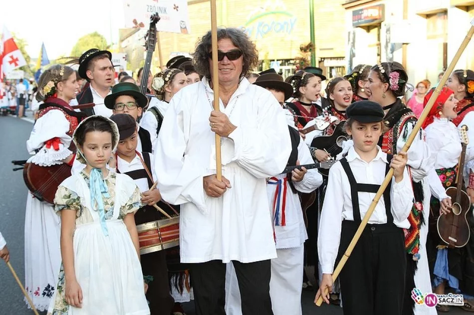 Ulicami Nowego Sącza przeszedł kolorowy korowód. Ruszyło 24. Święto Dzieci Gór! - zdjęcie 3