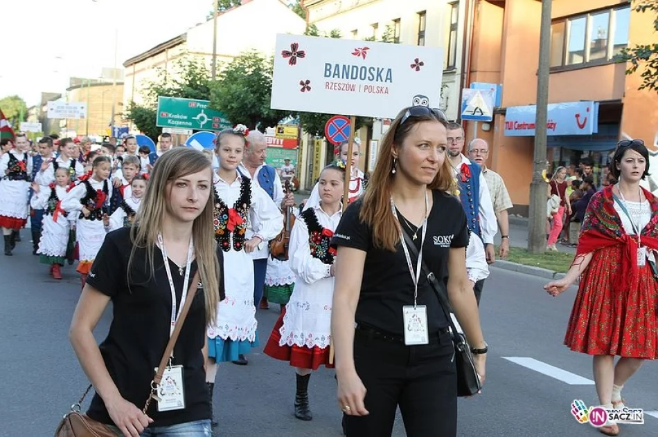 Ulicami Nowego Sącza przeszedł kolorowy korowód. Ruszyło 24. Święto Dzieci Gór! - zdjęcie 18