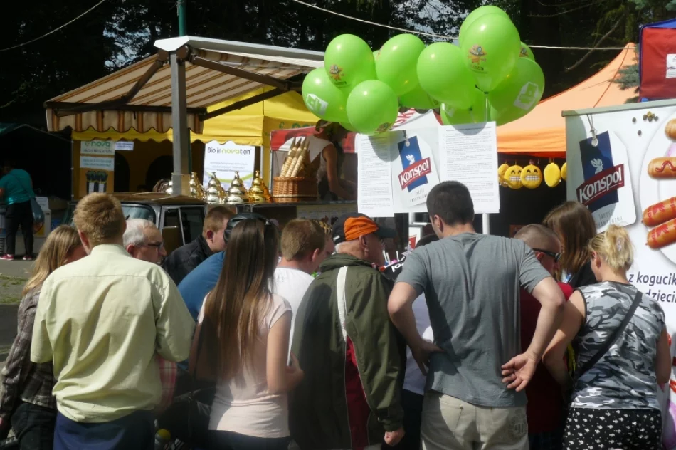 Hot-dogi z kogucikiem rozeszły się jak świeże bułeczki - zdjęcie 3