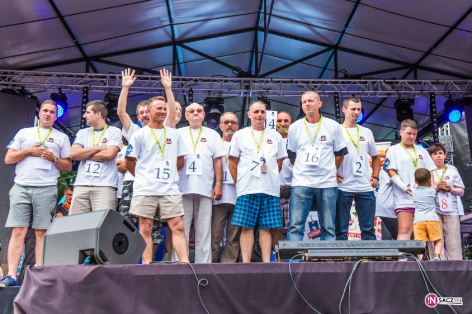 Hot-dogi z kogucikiem rozeszły się jak świeże bułeczki - zdjęcie 5