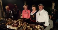 Prawie 500 turystów w nocnej wyprawie na szczyt - zdjęcie 1