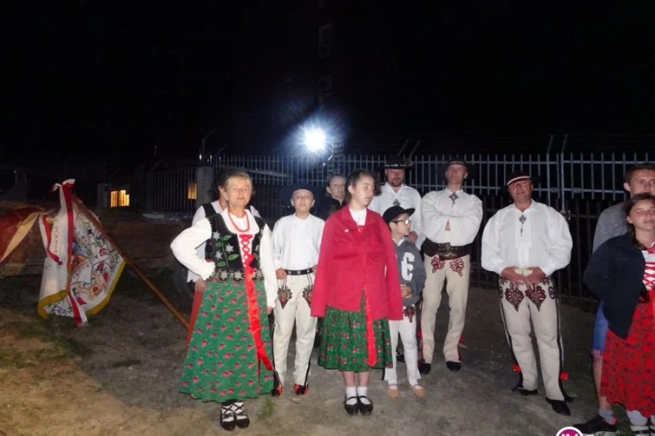 Nocne wyjście na Luboń Wielki - 2016 - zdjęcie 17