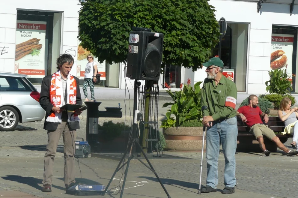 W ratuszu wspomnienia, na płycie rynku protesty. Sądeczanie podzieleni - zdjęcie 2