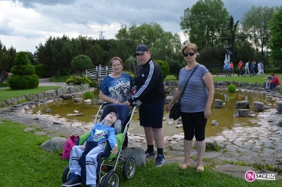 Zabrali 150 niepełnosprawnych na pielgrzymkę do Ludźmierza - zdjęcie 2