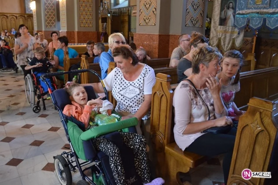 Zabrali 150 niepełnosprawnych na pielgrzymkę do Ludźmierza - zdjęcie 3