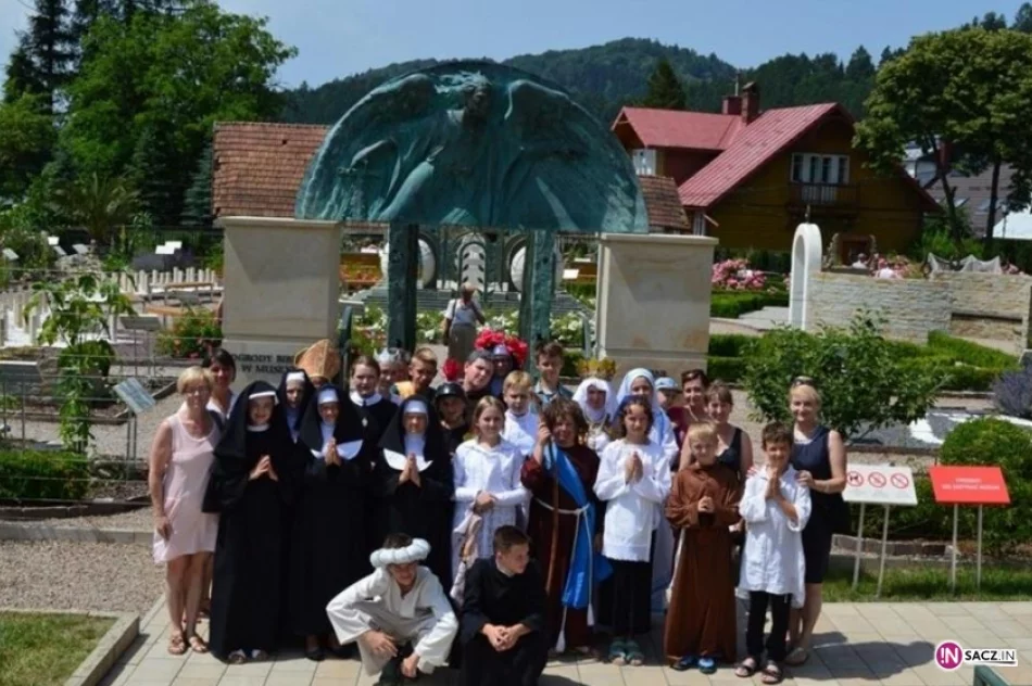 Muszyna: Święci odwiedzili Ogrody Biblijne - zdjęcie 3