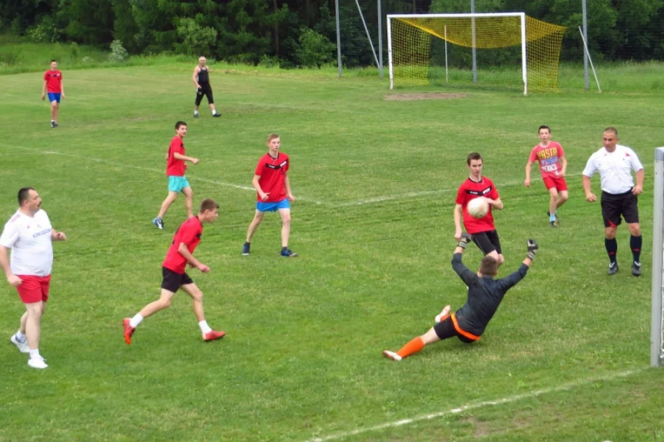 Rodzice i nauczyciele kontra uczniowie - zdjęcie 17