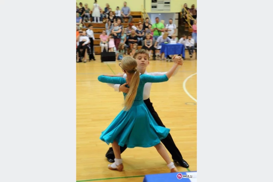 Zobacz jak pięknie tańczą dzieci - Turniej Tańca Towarzyskiego - zdjęcie 10