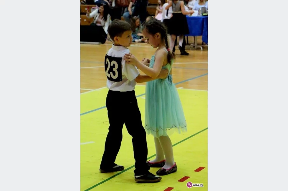 Zobacz jak pięknie tańczą dzieci - Turniej Tańca Towarzyskiego - zdjęcie 15