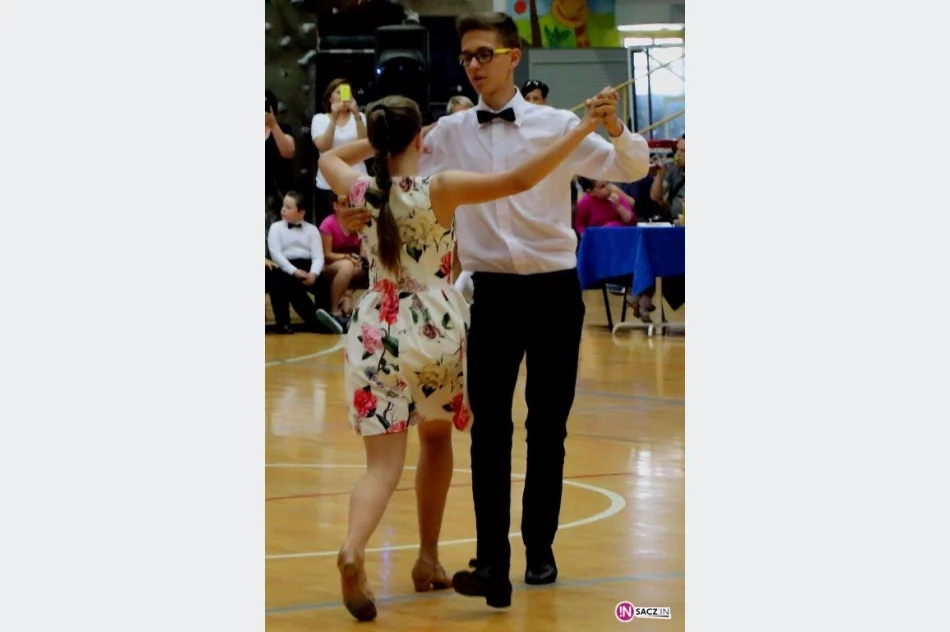 Zobacz jak pięknie tańczą dzieci - Turniej Tańca Towarzyskiego - zdjęcie 17