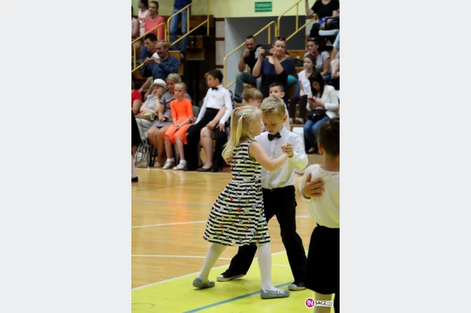 Zobacz jak pięknie tańczą dzieci - Turniej Tańca Towarzyskiego - zdjęcie 18