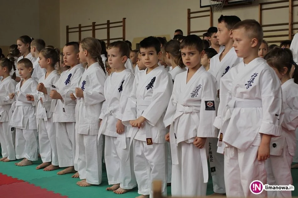 Limanowscy karatecy rywalizowali w świątecznej atmosferze - zdjęcie 2