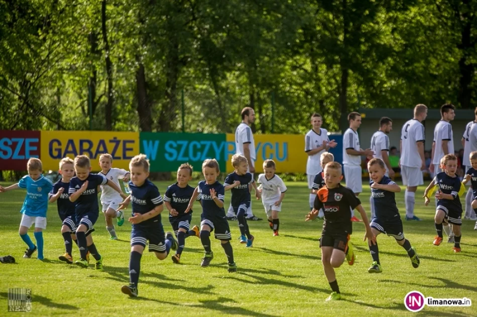 Orkan Szczyrzyc Wygrywa z Limanovią (V Liga 2016) - zdjęcie 15