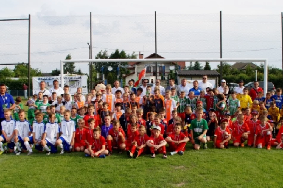 I miejsce piłkarzy Akademii Sandecja w Szydłowcu - zdjęcie 3