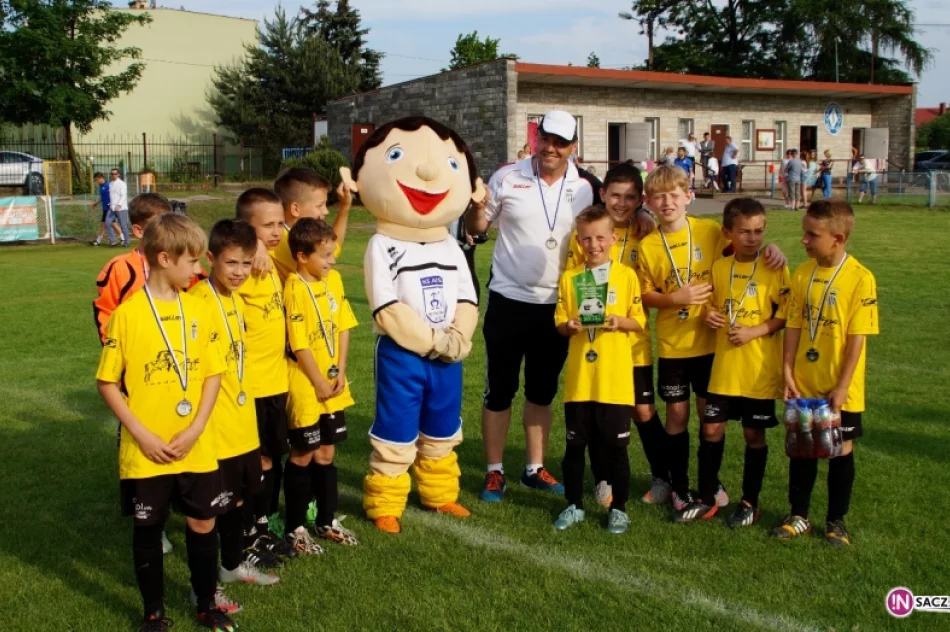 I miejsce piłkarzy Akademii Sandecja w Szydłowcu - zdjęcie 4