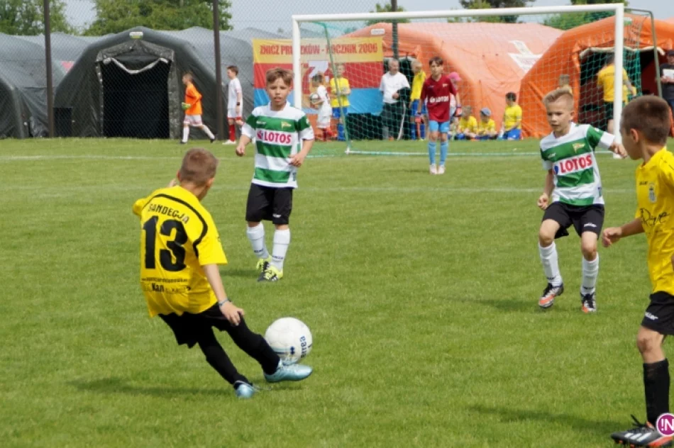 I miejsce piłkarzy Akademii Sandecja w Szydłowcu - zdjęcie 7