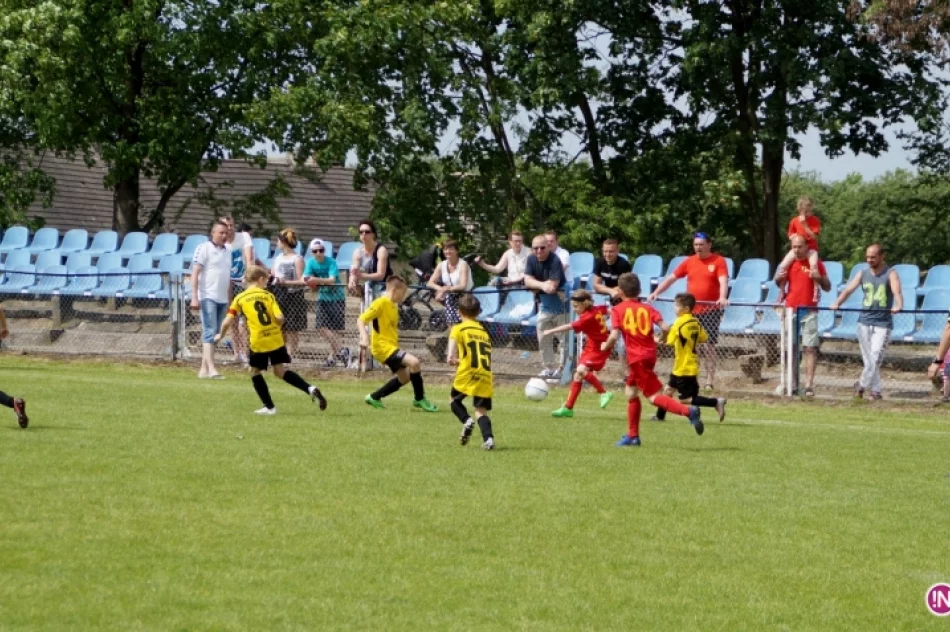 I miejsce piłkarzy Akademii Sandecja w Szydłowcu - zdjęcie 11