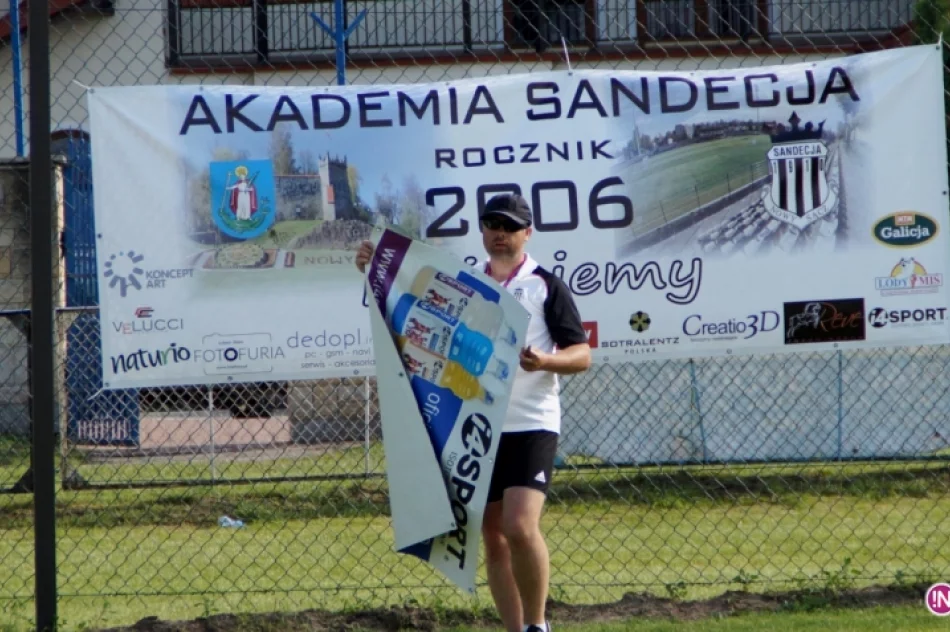 I miejsce piłkarzy Akademii Sandecja w Szydłowcu - zdjęcie 15