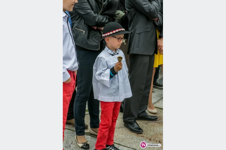 Święto Bożego Ciała, Uroczysta procesja w Tymbarku - 2016 - zdjęcie 6