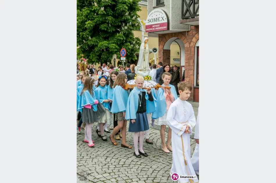Święto Bożego Ciała, Uroczysta procesja w Tymbarku - 2016 - zdjęcie 10