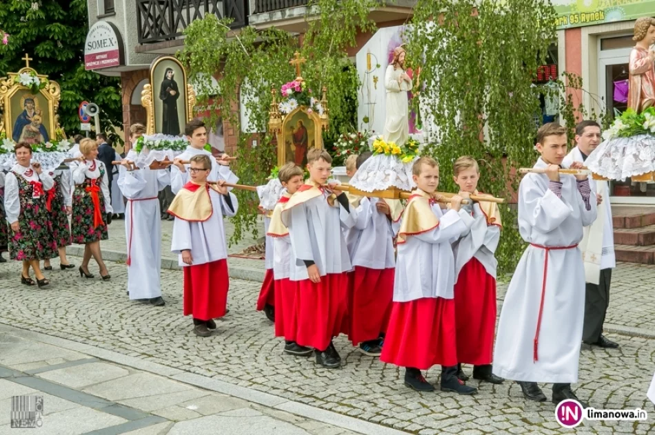 Święto Bożego Ciała, Uroczysta procesja w Tymbarku - 2016 - zdjęcie 14