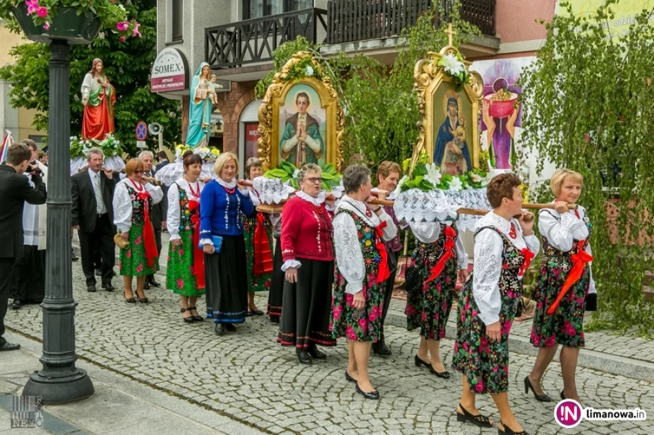 Święto Bożego Ciała, Uroczysta procesja w Tymbarku - 2016 - zdjęcie 17
