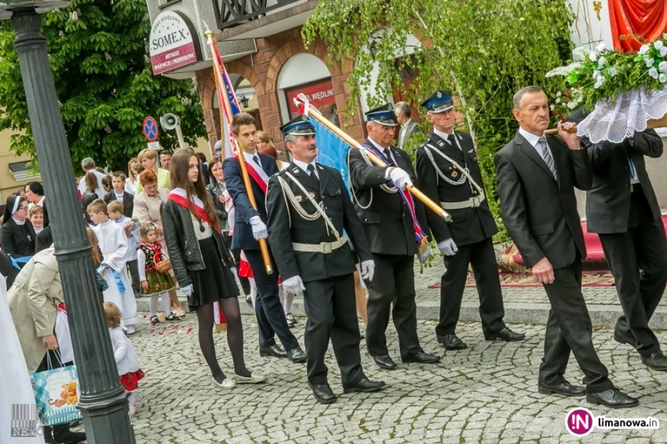 Święto Bożego Ciała, Uroczysta procesja w Tymbarku - 2016 - zdjęcie 20