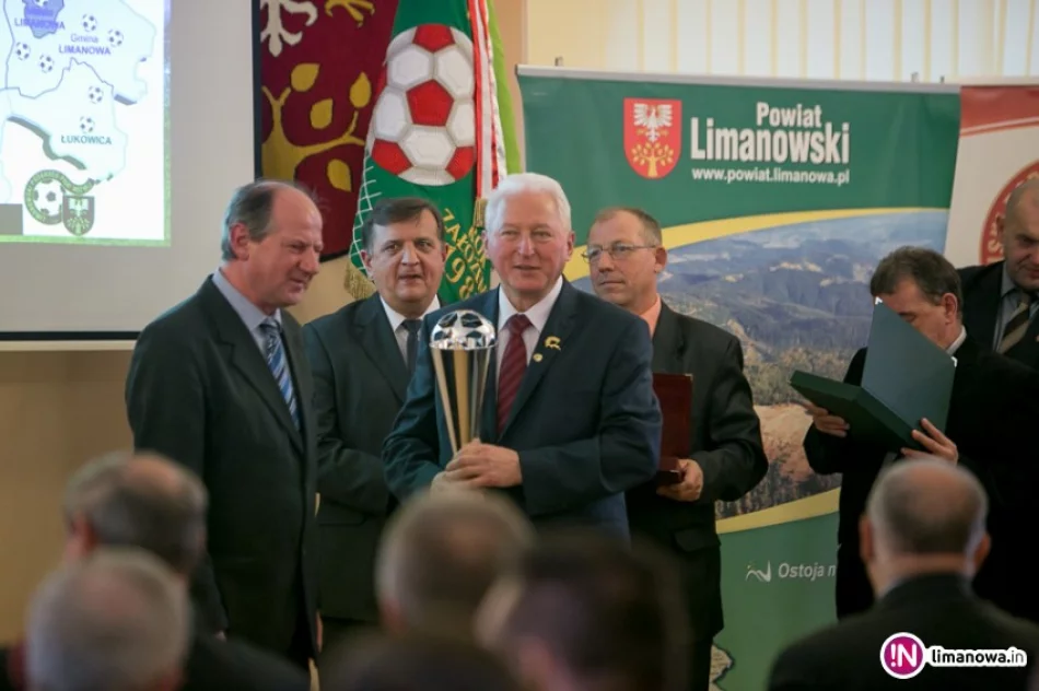 Jubileusz 30-lecia: okazja do podsumowania piłkarskiego rozwoju - zdjęcie 4