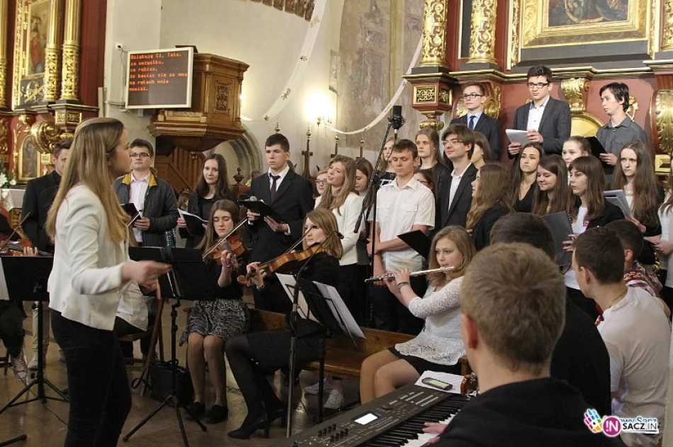 Nowy Sącz: Pierwszy dzień peregrynacji symboli ŚDM - zdjęcie 15