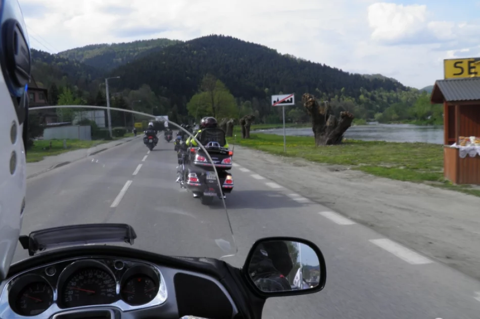 Motocykliści z MOTOSĄCZ eskortowali Symbole Światowych Dni Młodzieży - zdjęcie 6