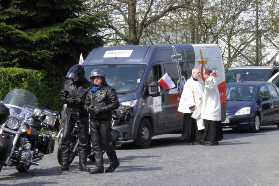 Motocykliści z MOTOSĄCZ eskortowali Symbole Światowych Dni Młodzieży - zdjęcie 8