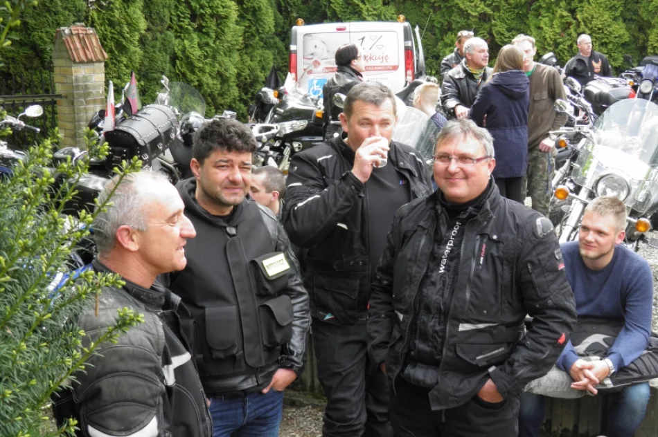 Motocykliści z MOTOSĄCZ eskortowali Symbole Światowych Dni Młodzieży - zdjęcie 9