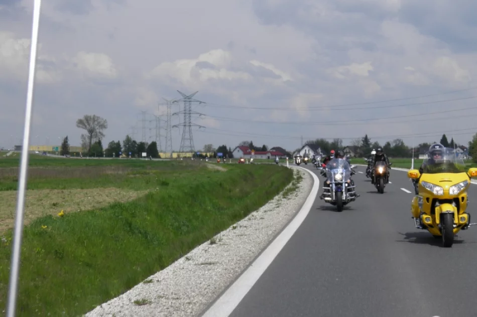 Motocykliści z MOTOSĄCZ eskortowali Symbole Światowych Dni Młodzieży - zdjęcie 14