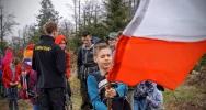 Dzięki harcerzom biało - czerwona znów na 1266 m. n.p.m. - zdjęcie 4