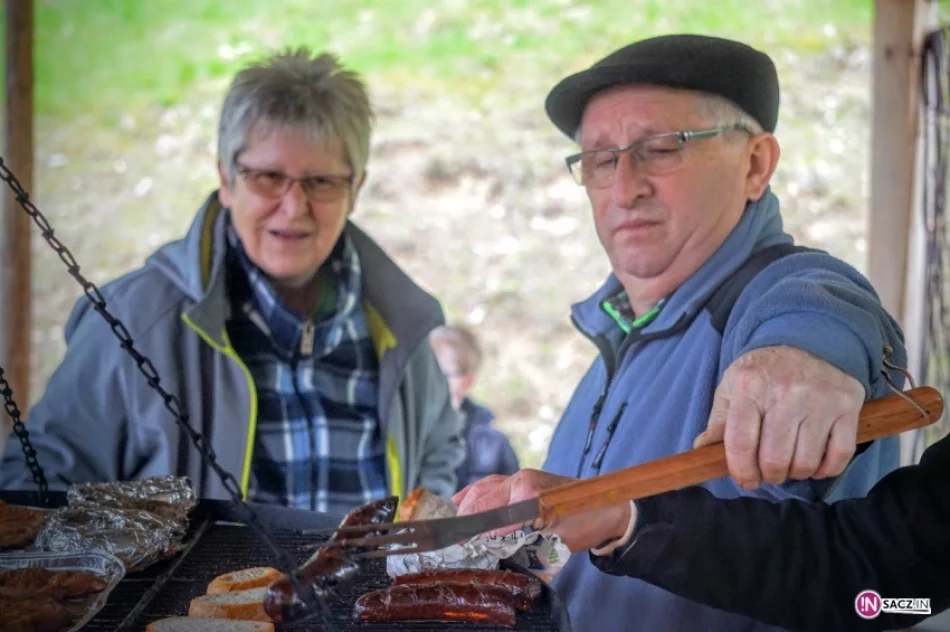Dzięki harcerzom biało - czerwona znów na 1266 m. n.p.m. - zdjęcie 12