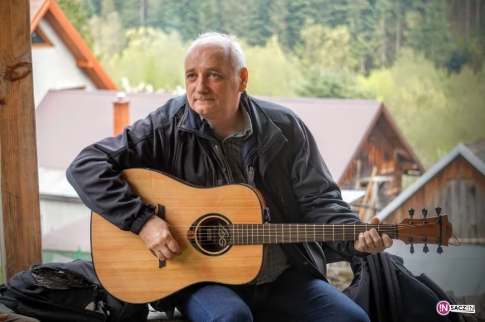 Dzięki harcerzom biało - czerwona znów na 1266 m. n.p.m. - zdjęcie 13