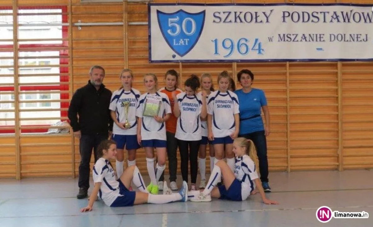 Dziewczęta najlepiej grają w piłkę nożną w Słopnicach