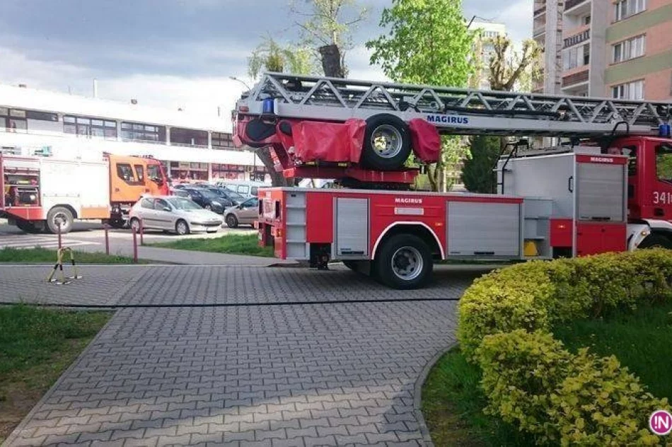 Nowy Sącz - ćwiczenia strażaków na osiedlu Millenium - zdjęcie 10