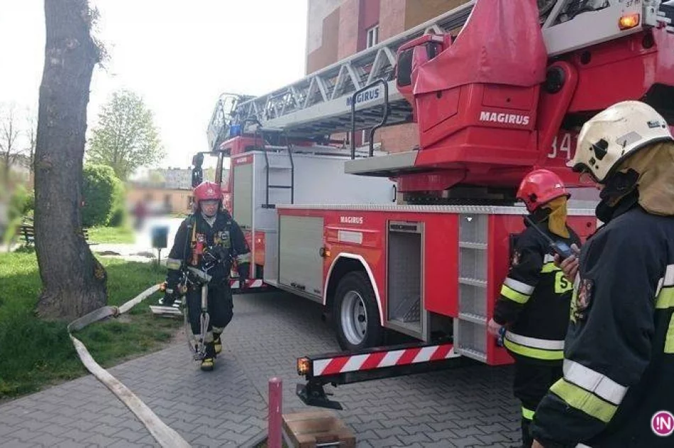 Nowy Sącz - ćwiczenia strażaków na osiedlu Millenium - zdjęcie 11