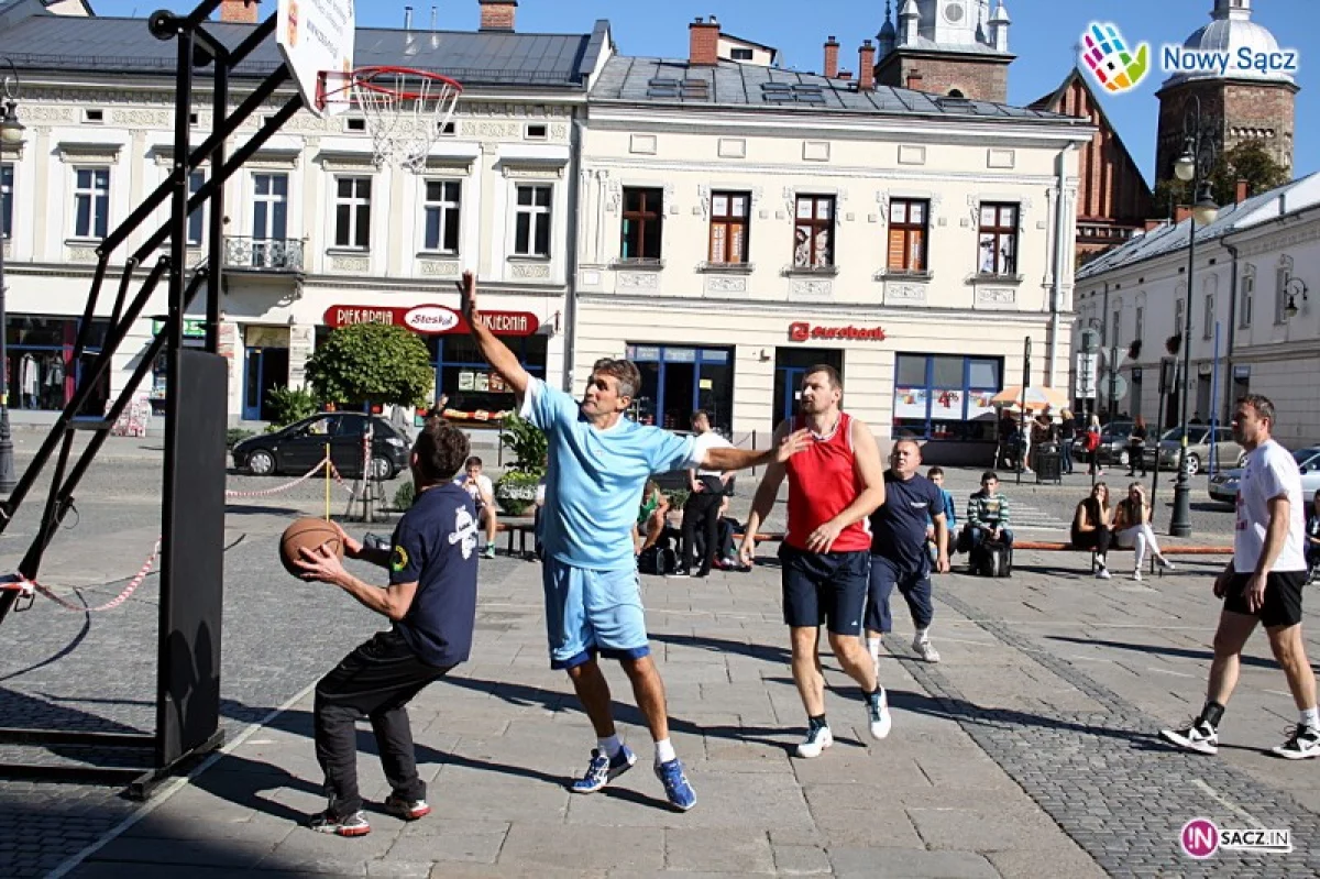 Finał Turnieju 'Streetball' i mecz pokazowy koszykówki