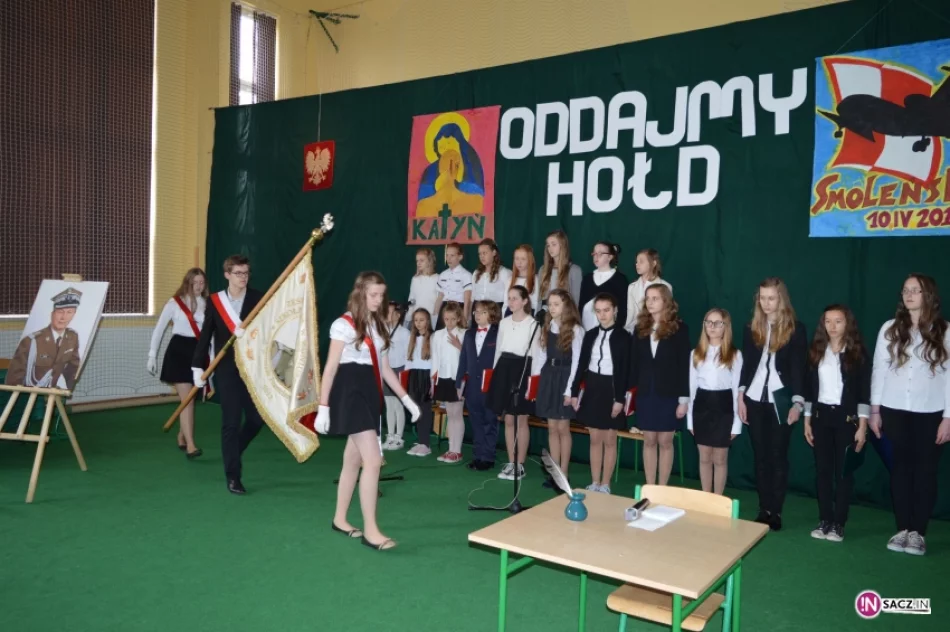 Koniuszowa pamięta o Katyniu - pamięci patrona szkoły- gen. Franciszka Gągora - zdjęcie 2