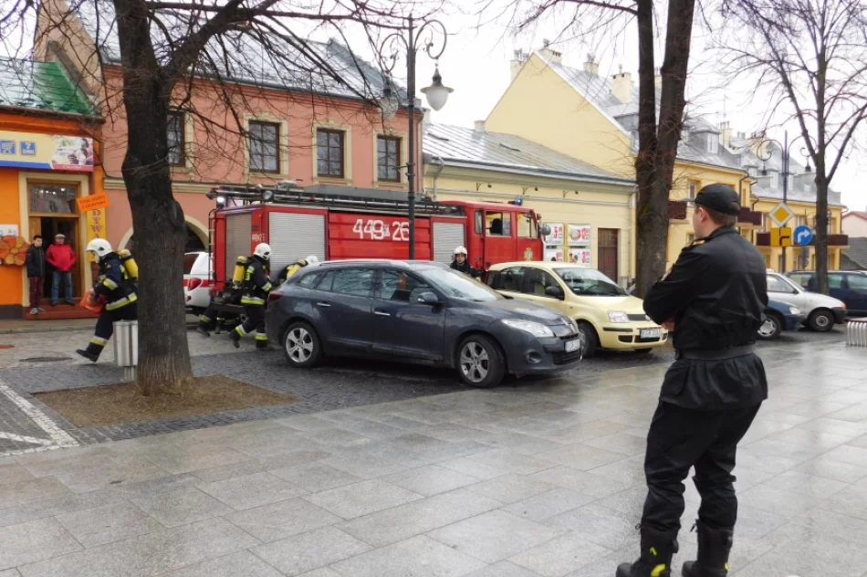 Biecz: Strażackie ćwiczenia w ratuszu - zdjęcie 3