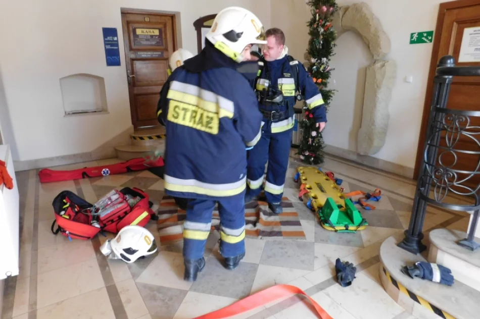 Biecz: Strażackie ćwiczenia w ratuszu - zdjęcie 15