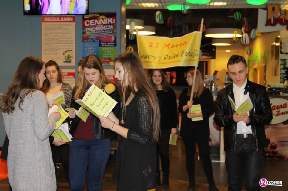 Godzina z poezją – poetycki flashmob - zdjęcie 10