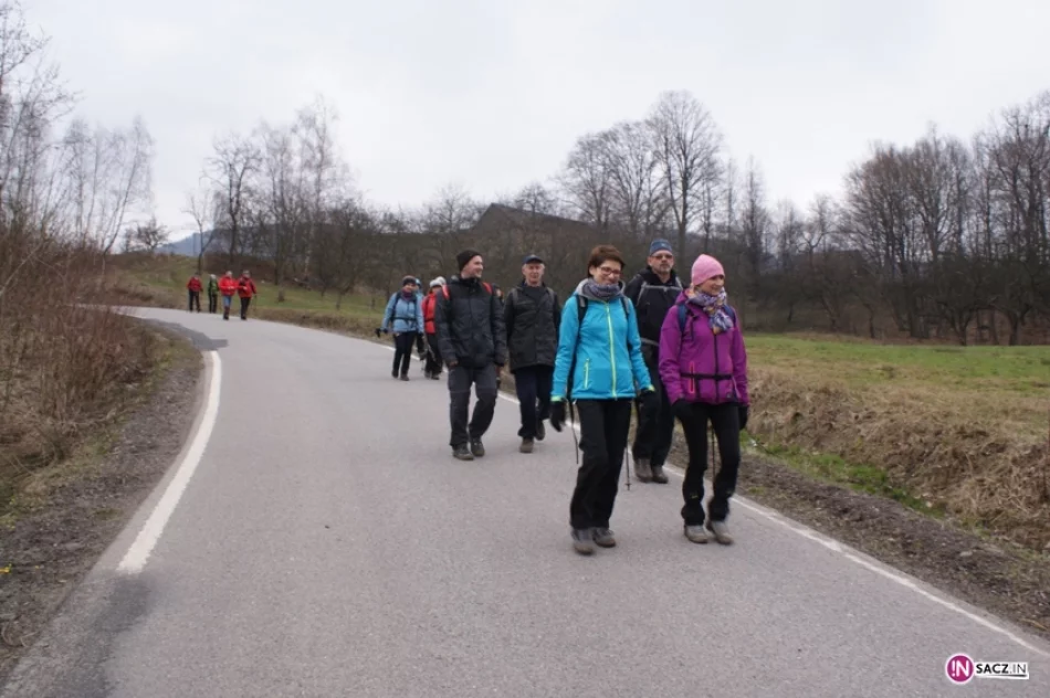 Z Kołem Grodzkim PTTK na niebieskim szlaku - zdjęcie 3