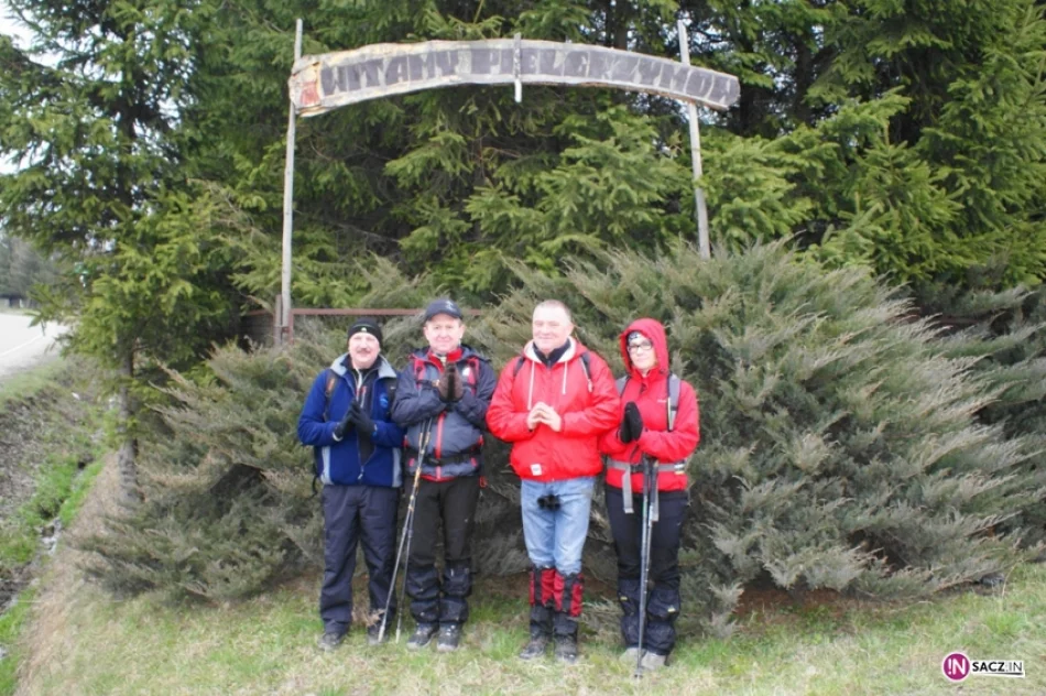 Z Kołem Grodzkim PTTK na niebieskim szlaku - zdjęcie 4